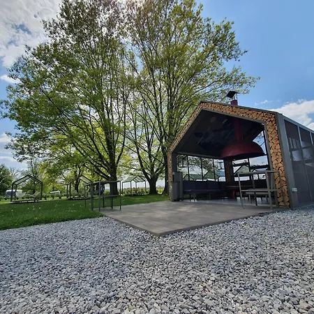 Semesterbostad Tavio Mobile House Kolpa, Big Berry, Metlika